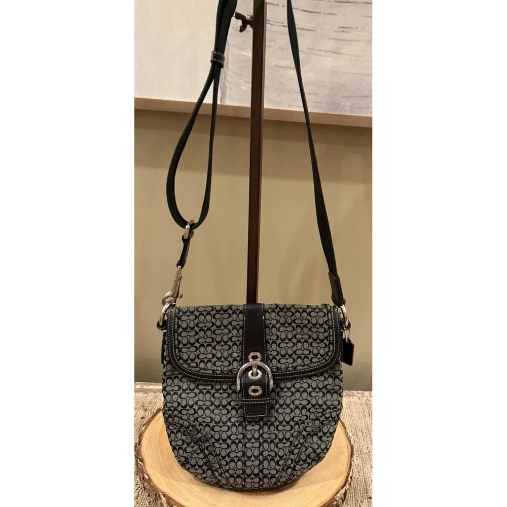 Vintage Y2K Coach‎ Soho Demi Crossbody Black Buckle Bag Signature Logo Jacquard